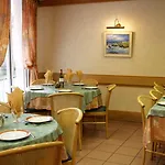 Hotel Compostelle 2*