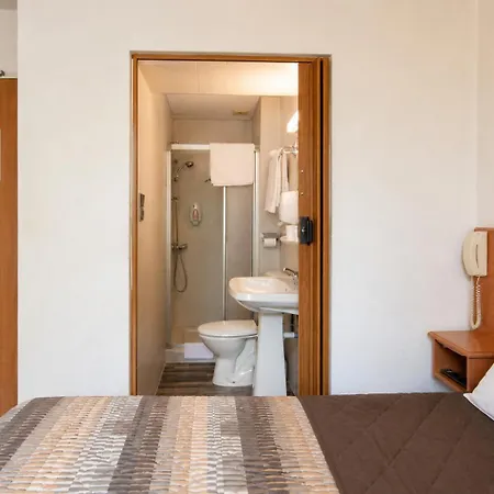 Hotel Compostelle 2*