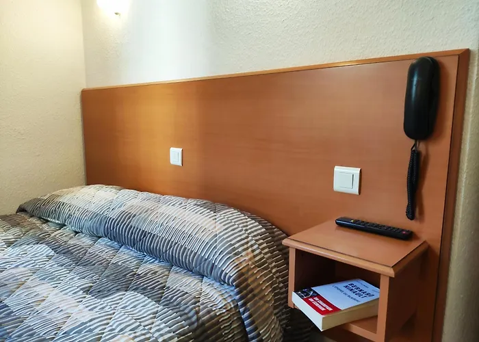 Hotel Compostelle 2*