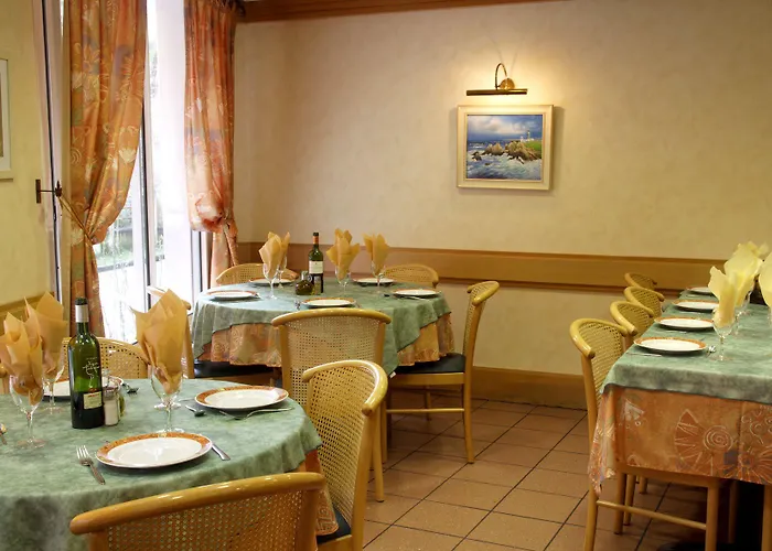 Hotel Compostelle 2*